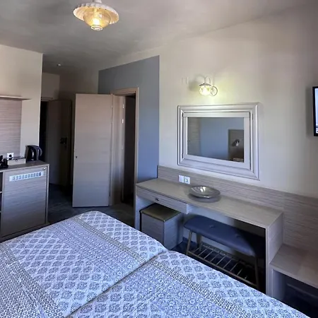 Thalia Deco & Hotel Hersonissos (Crete)
